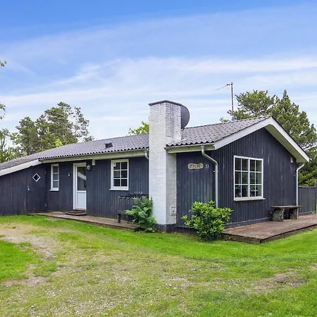 Ylvi - 2-8km From The Sea By Interhome